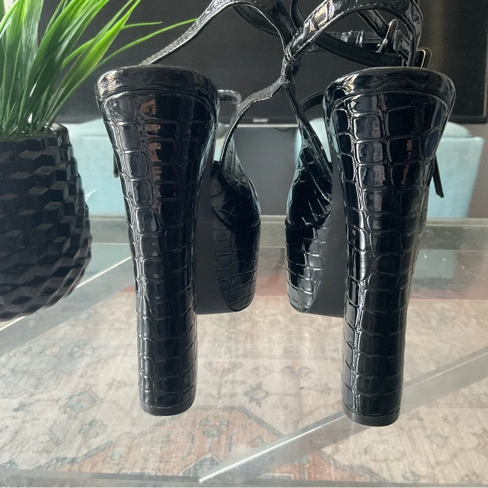 Steve Madden shiny patent